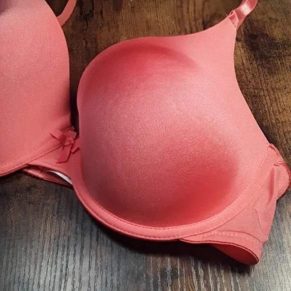 NWOT Secret Treasures 40C Coral Beautiful Padded underwire Gorgeous Bra - Picture 3 of 14